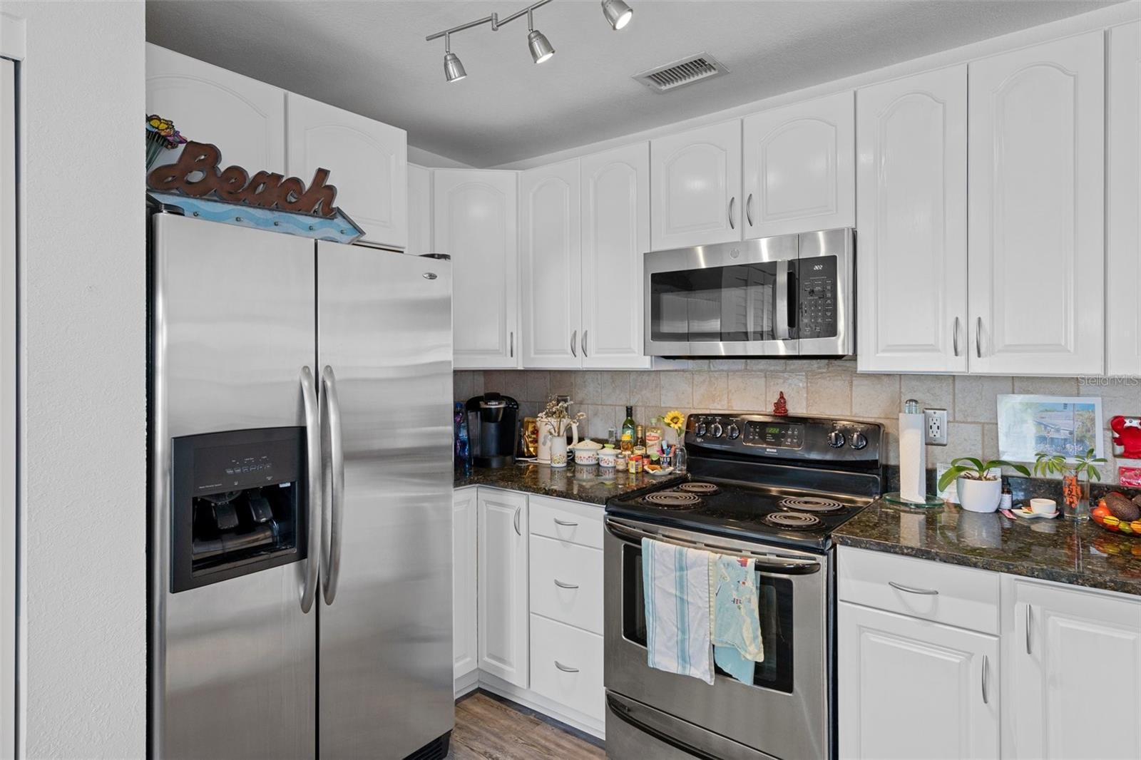 Image 29 of 69 For 5174 Beach Drive Se B