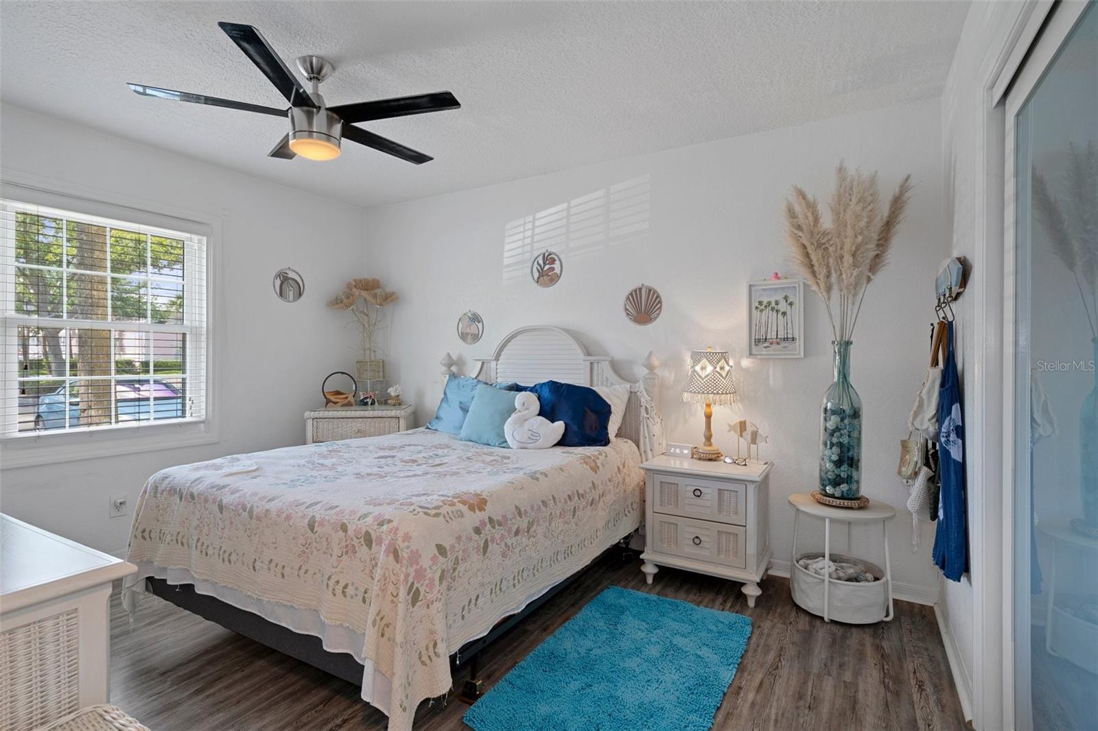 Image 36 of 69 For 5174 Beach Drive Se B
