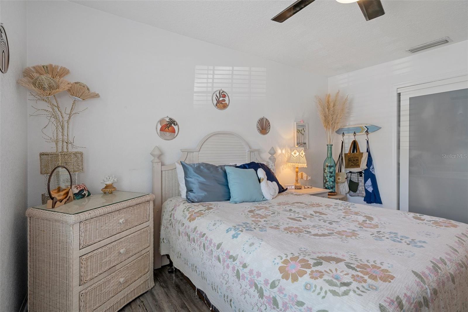 Image 37 of 69 For 5174 Beach Drive Se B