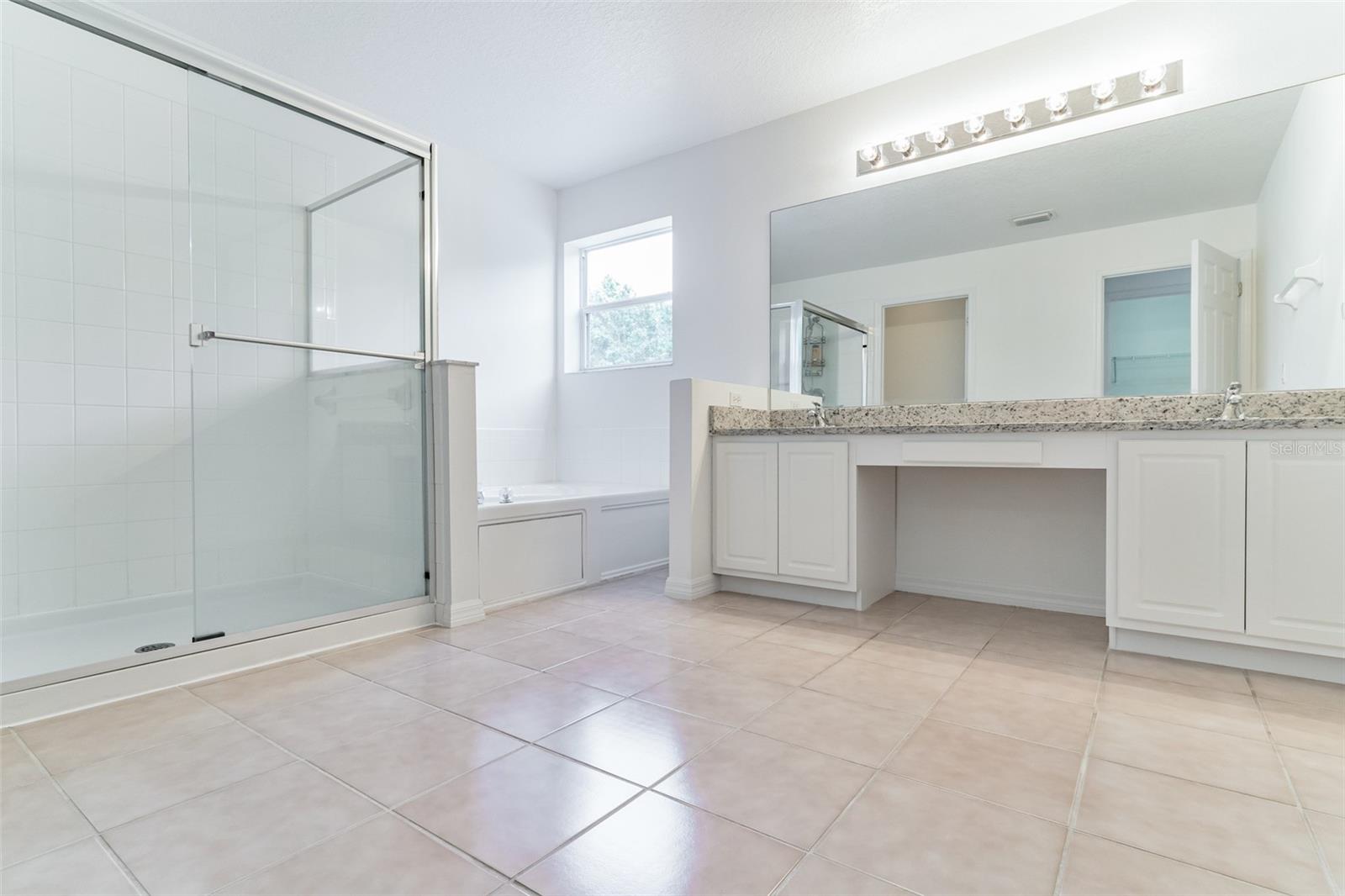 Image 17 of 29 For 2433 Huron Circle