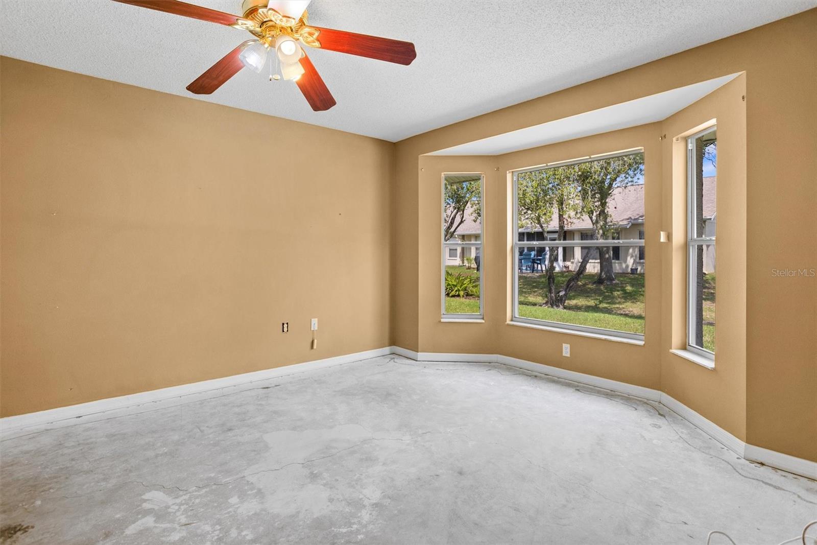 Image 13 of 62 For 1046 Almondwood Drive