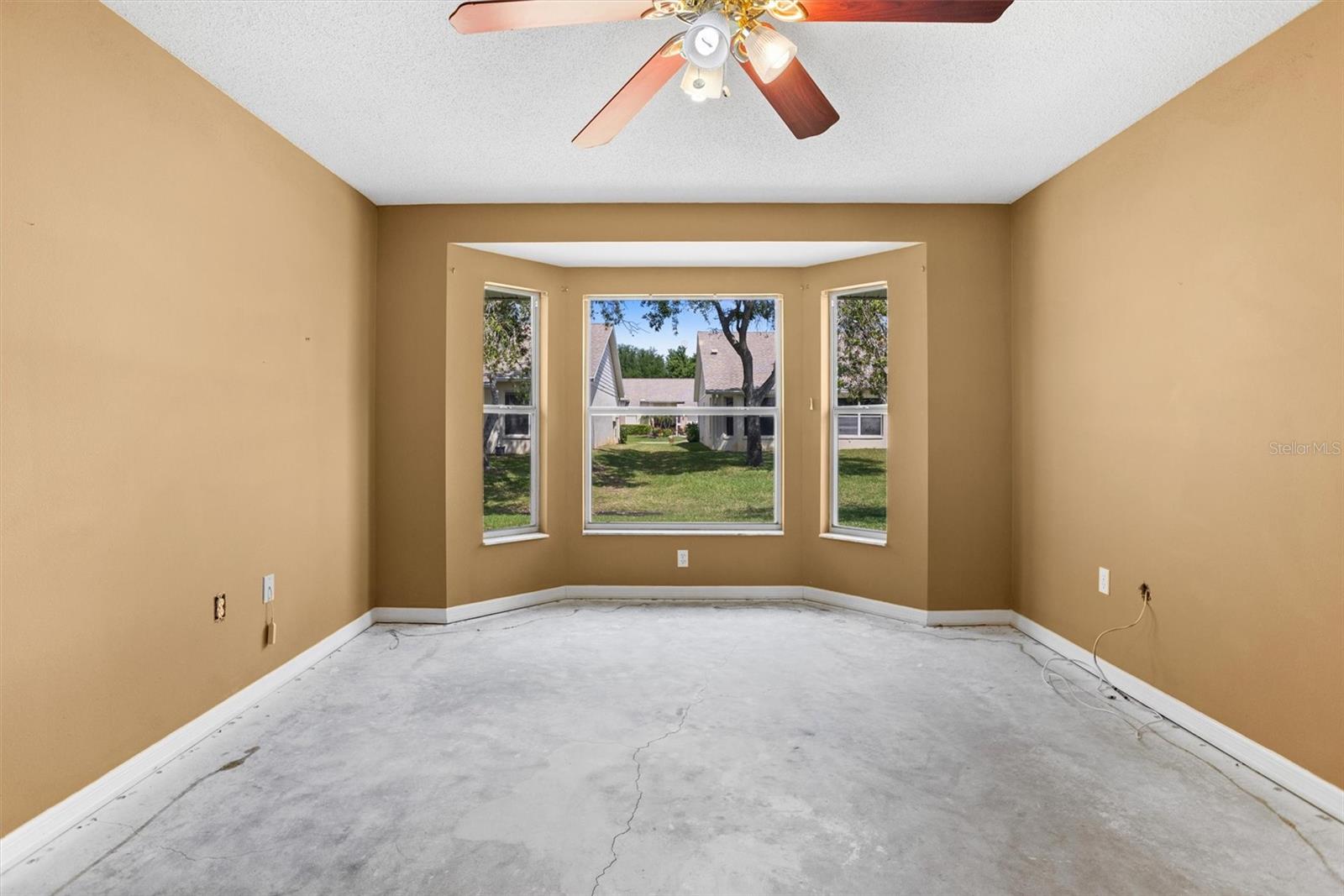 Image 14 of 62 For 1046 Almondwood Drive
