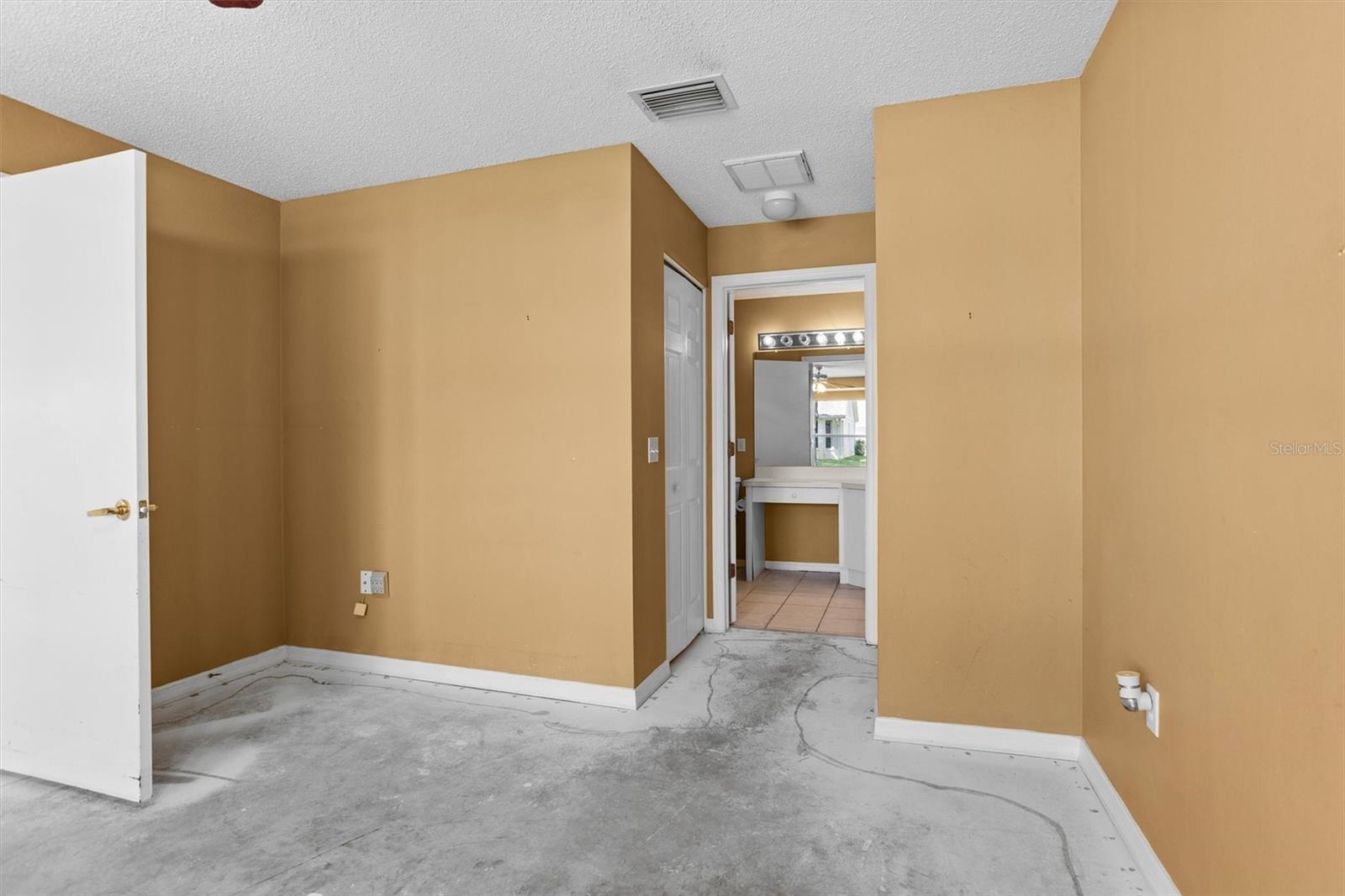 Image 15 of 62 For 1046 Almondwood Drive