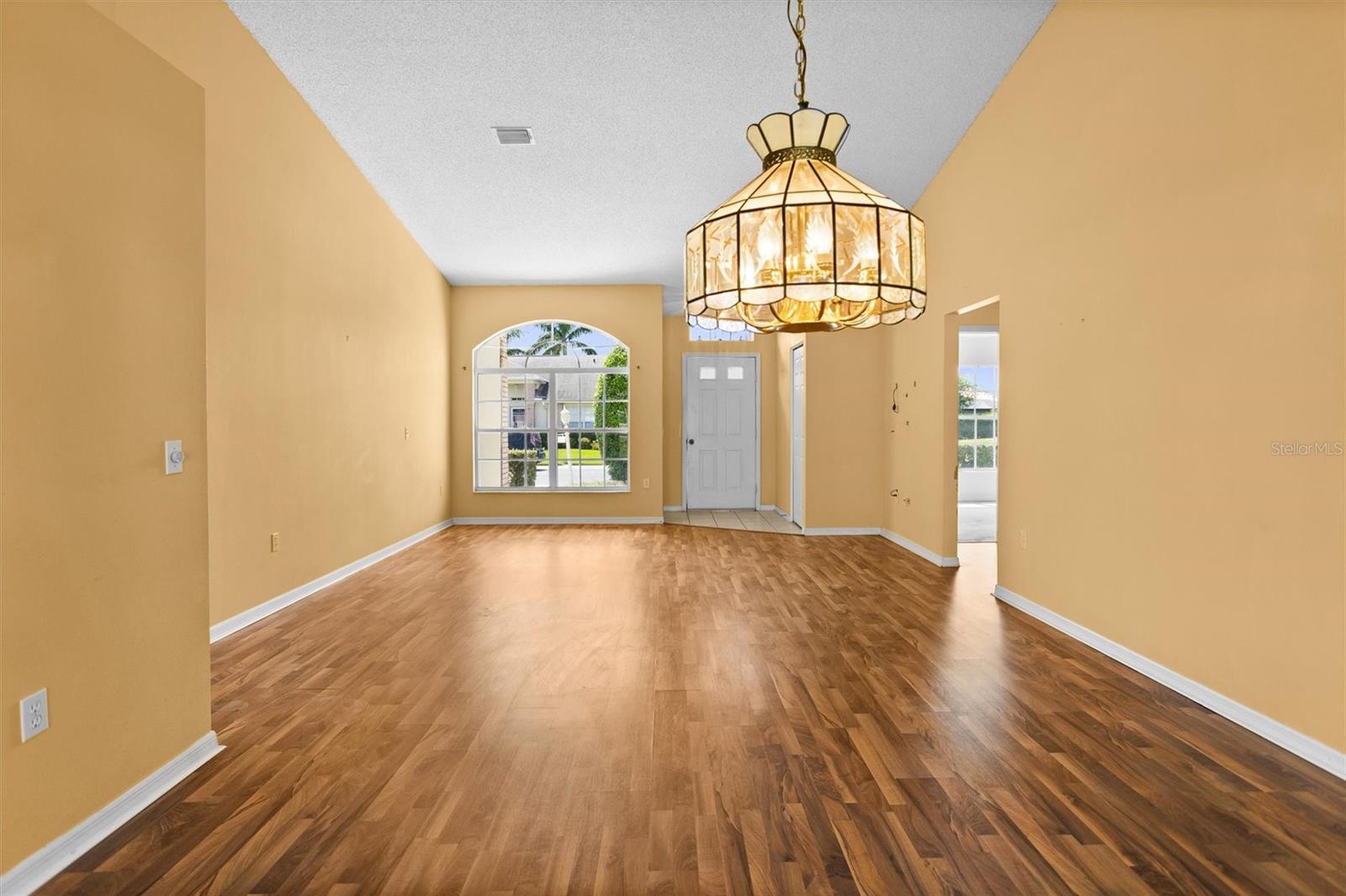 Image 4 of 62 For 1046 Almondwood Drive