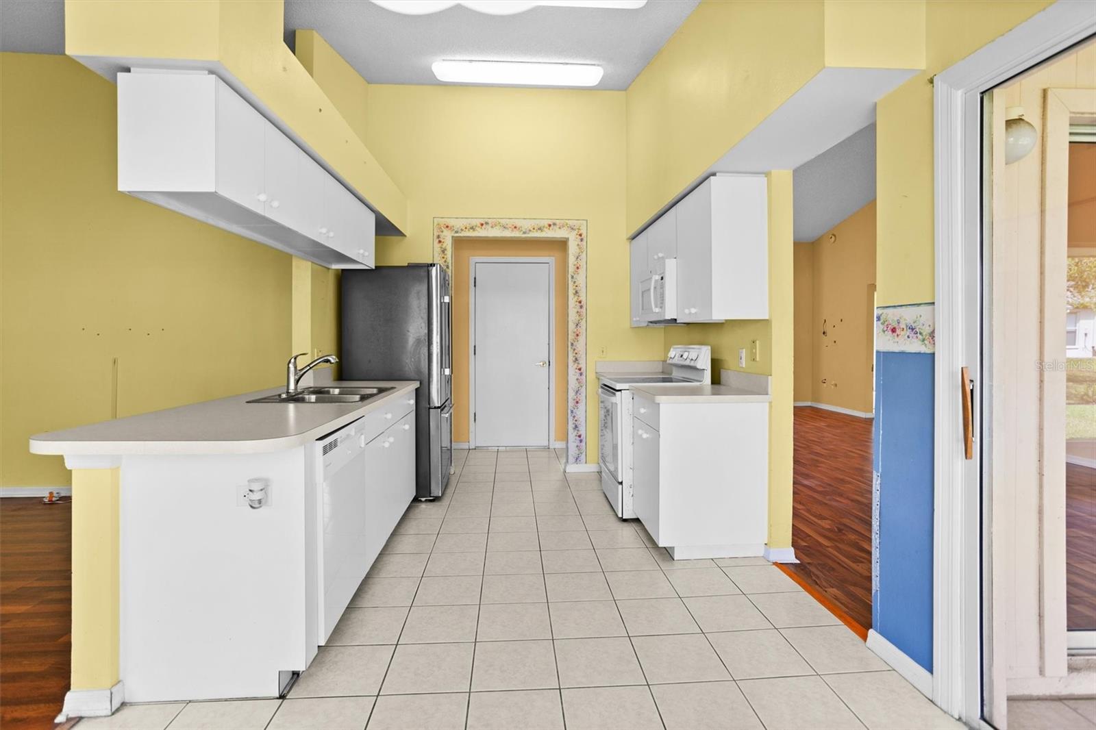 Image 7 of 62 For 1046 Almondwood Drive