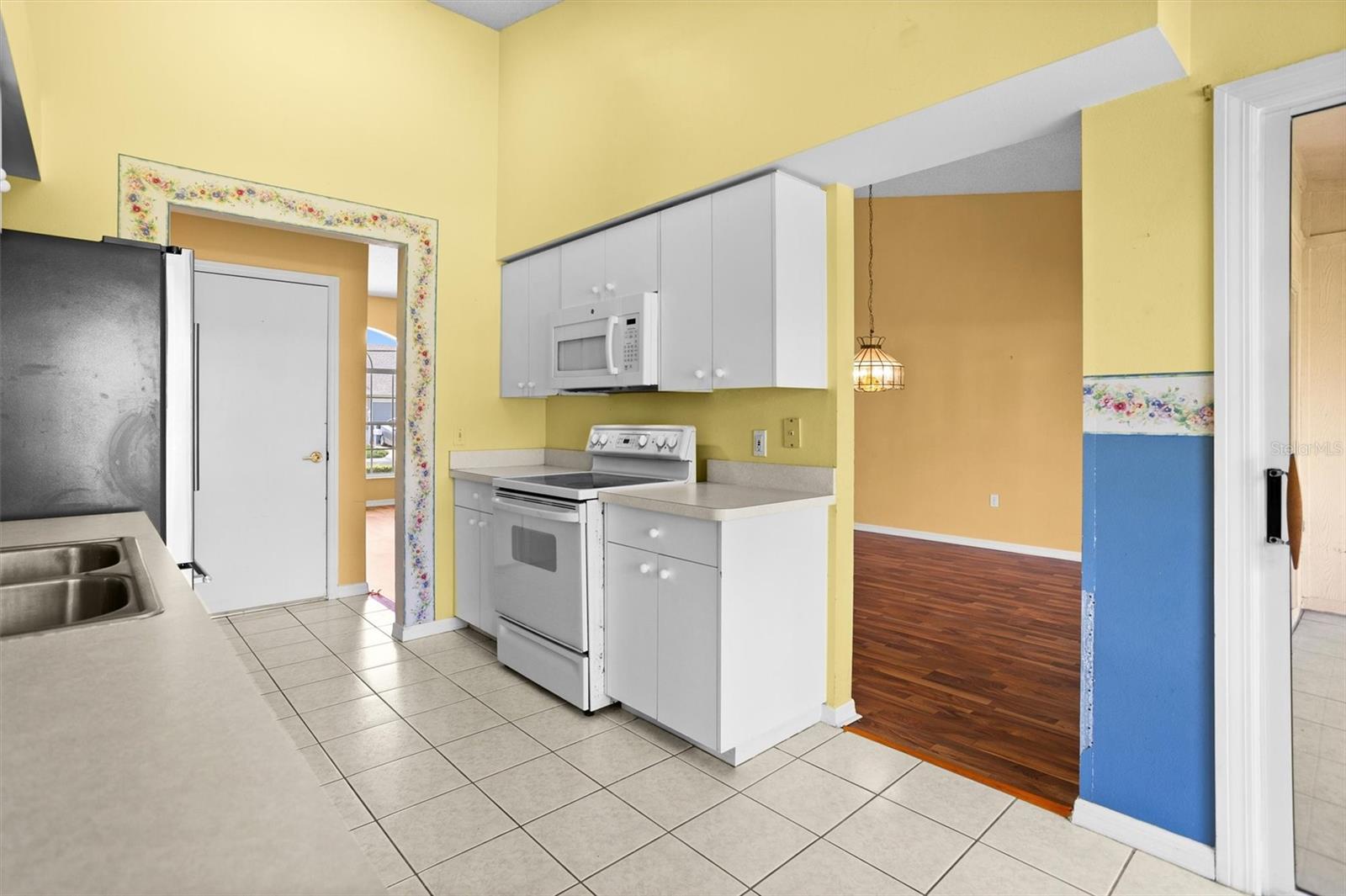 Image 8 of 62 For 1046 Almondwood Drive