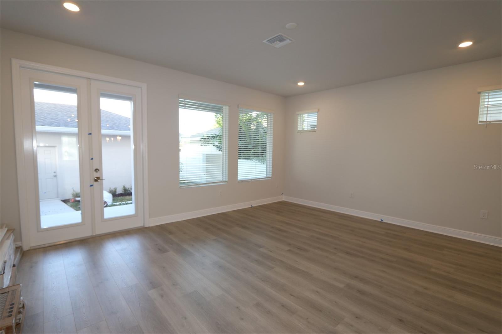 Image 6 of 8 For 404 Westland Street 1