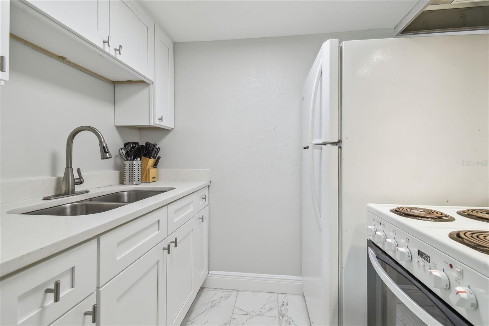 Image 12 of 79 For 4141 Dolphin Drive 4141