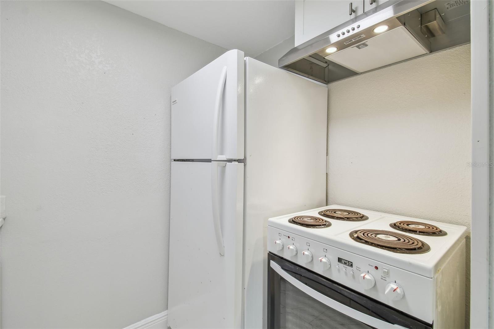 Image 14 of 79 For 4141 Dolphin Drive 4141