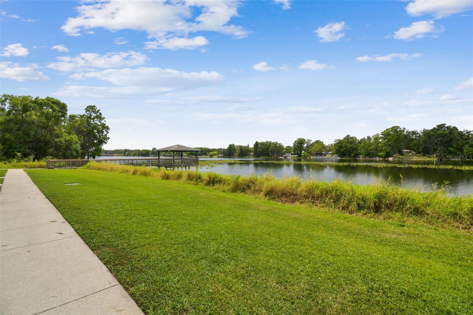 Image 19 of 79 For 4141 Dolphin Drive 4141