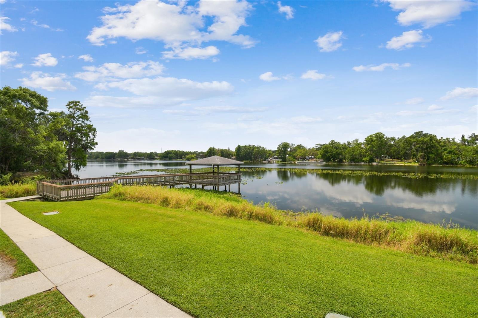 Image 20 of 79 For 4141 Dolphin Drive 4141