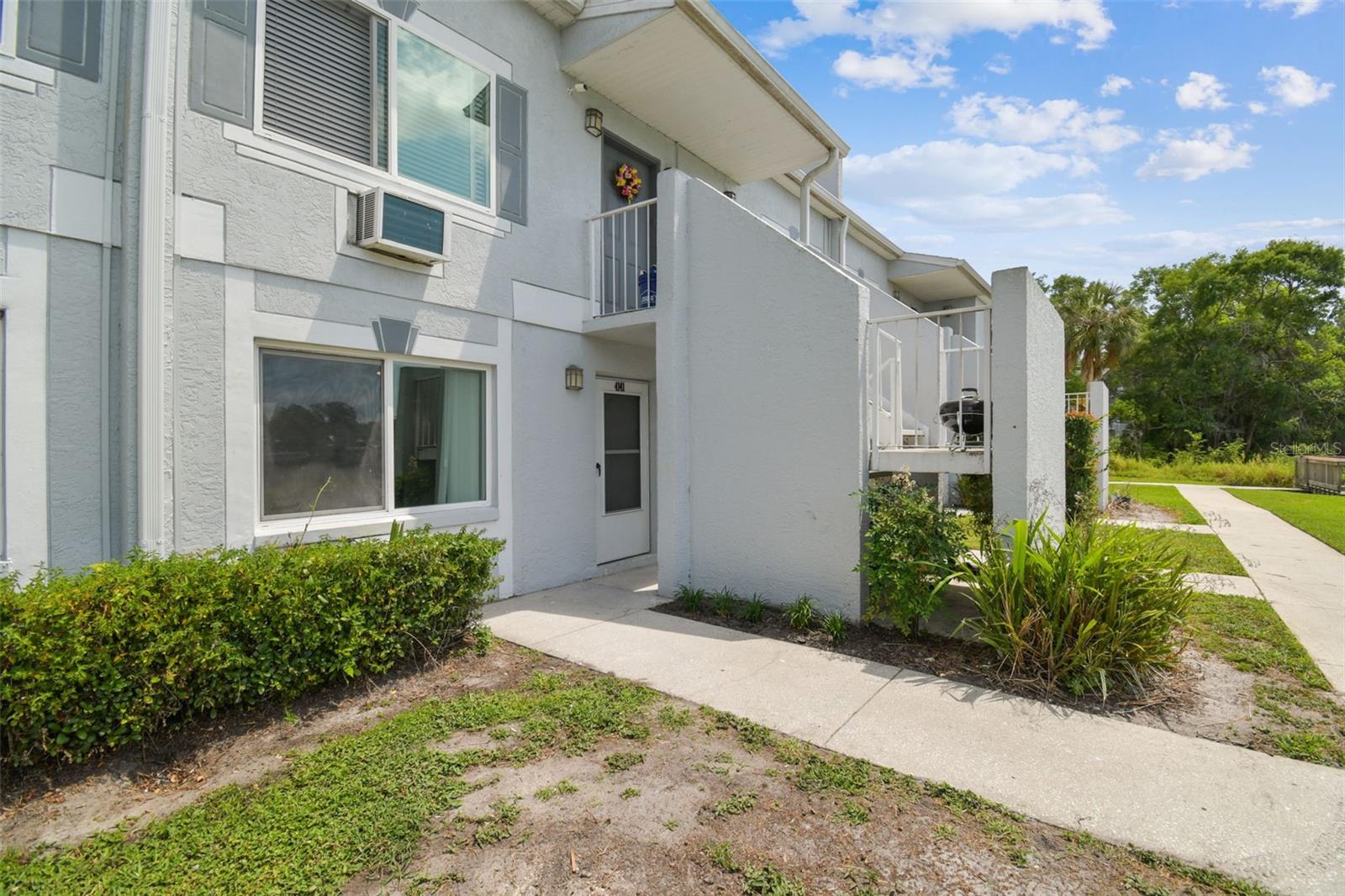 Image 4 of 79 For 4141 Dolphin Drive 4141