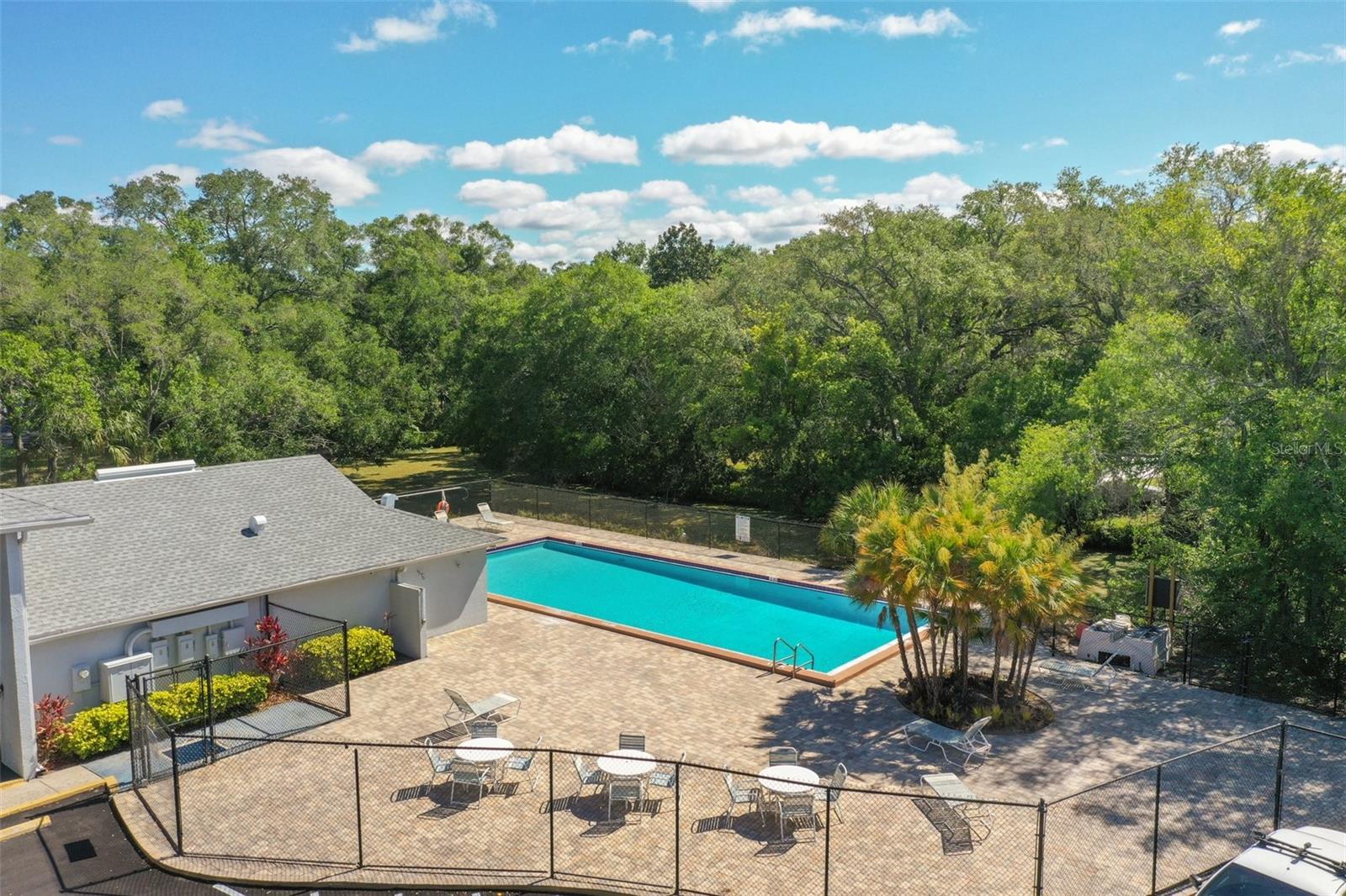 Image 46 of 79 For 4141 Dolphin Drive 4141