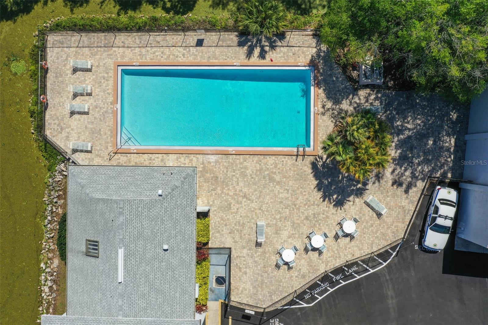 Image 48 of 79 For 4141 Dolphin Drive 4141