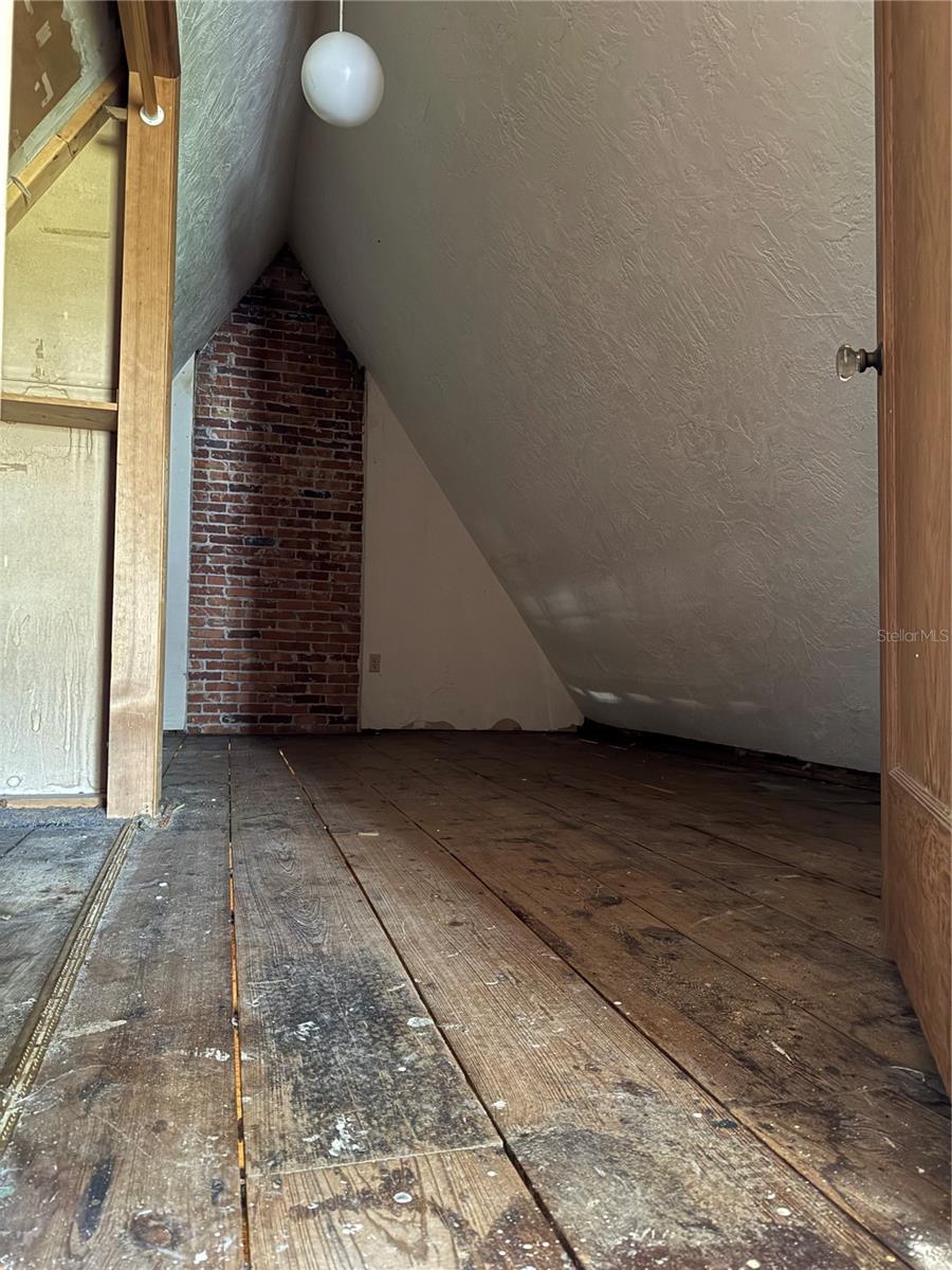 Image 11 of 21 For 311 Prescott Avenue