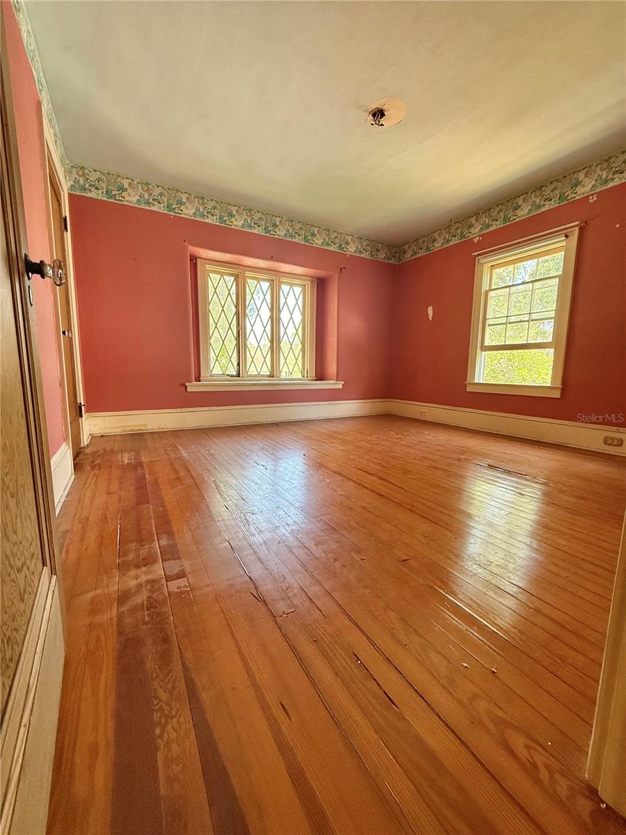 Image 12 of 21 For 311 Prescott Avenue