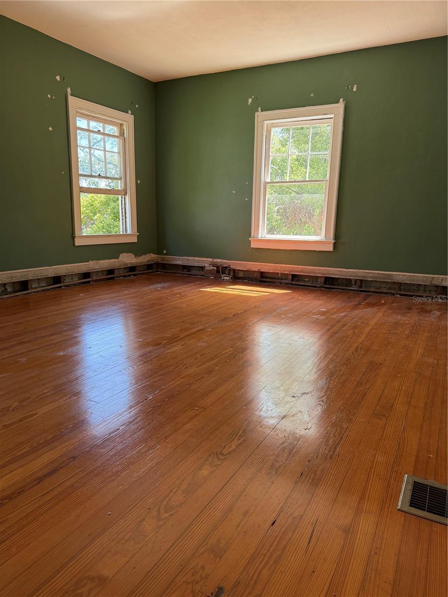 Image 13 of 21 For 311 Prescott Avenue