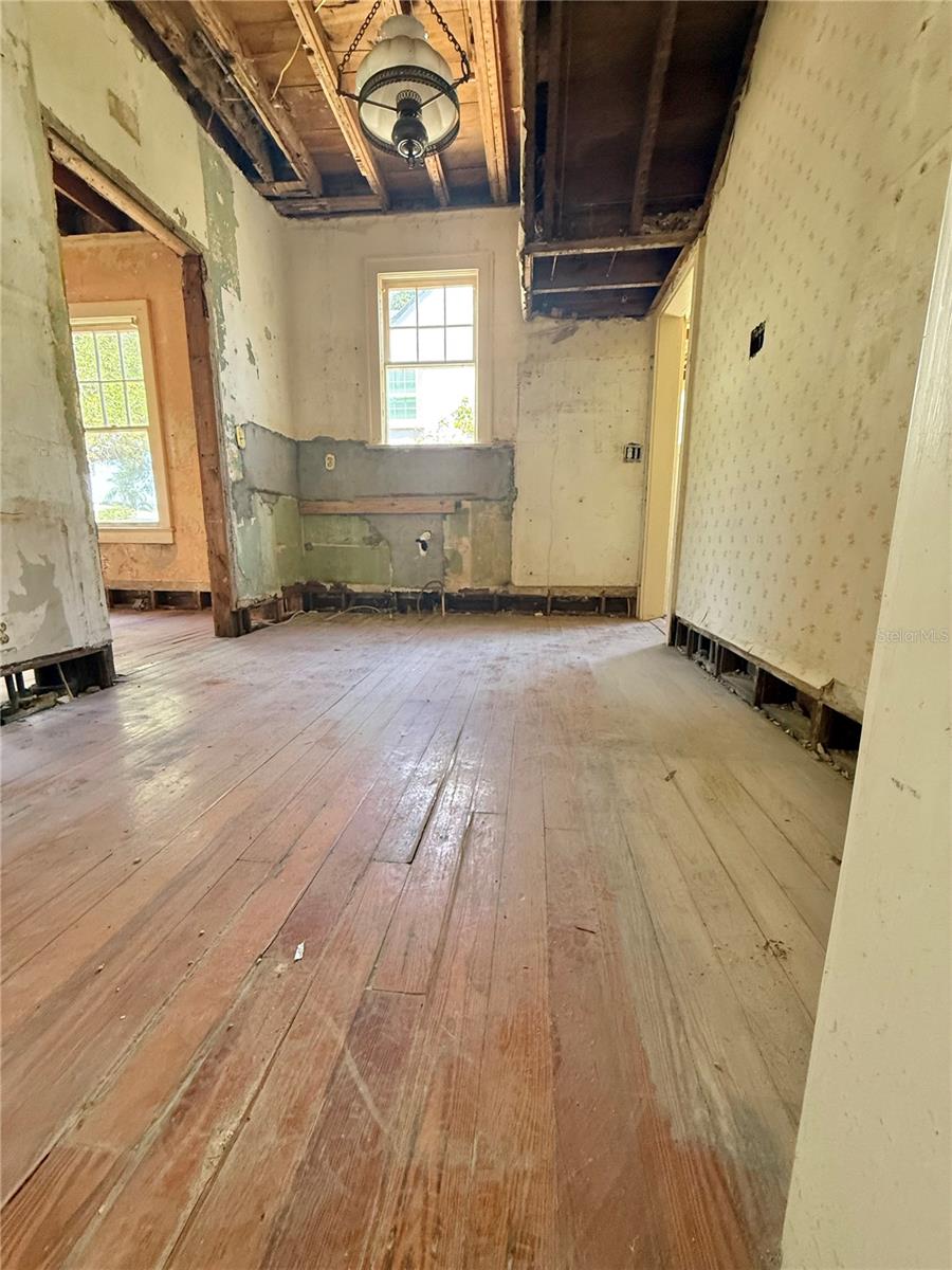 Image 4 of 21 For 311 Prescott Avenue