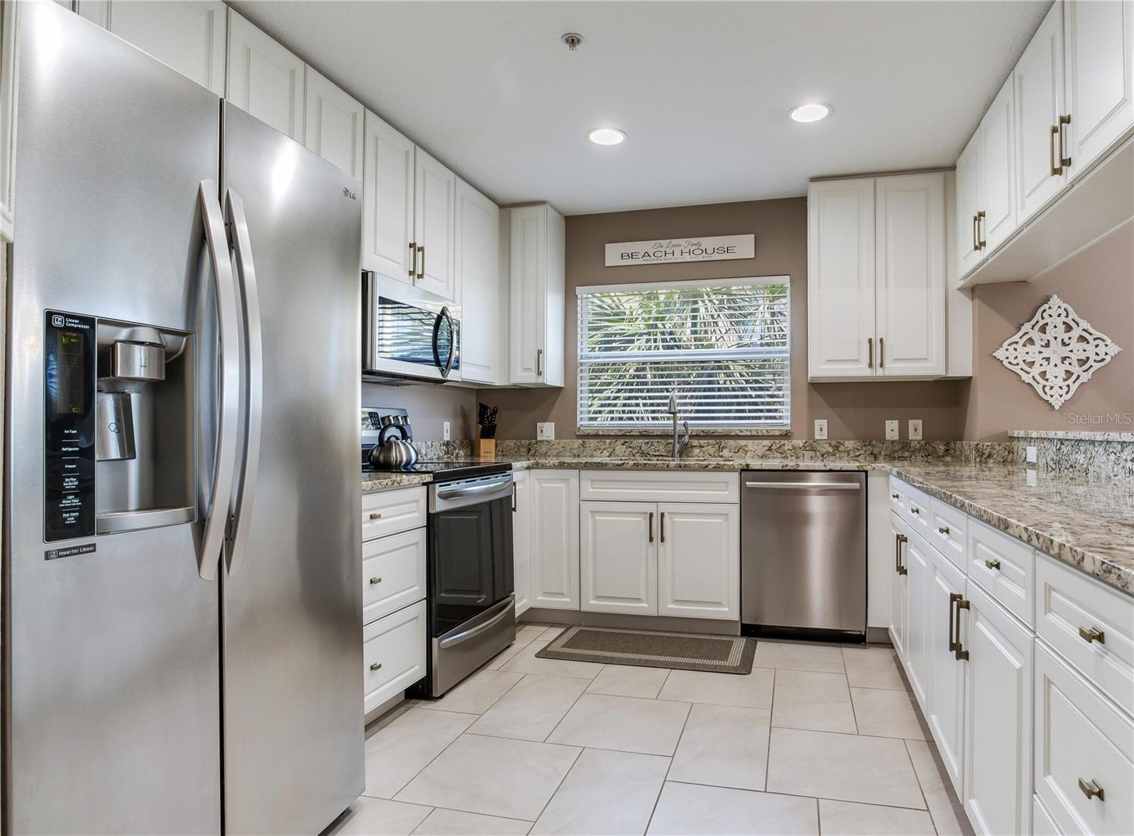 Image 25 of 62 For 425 150th Avenue 2301