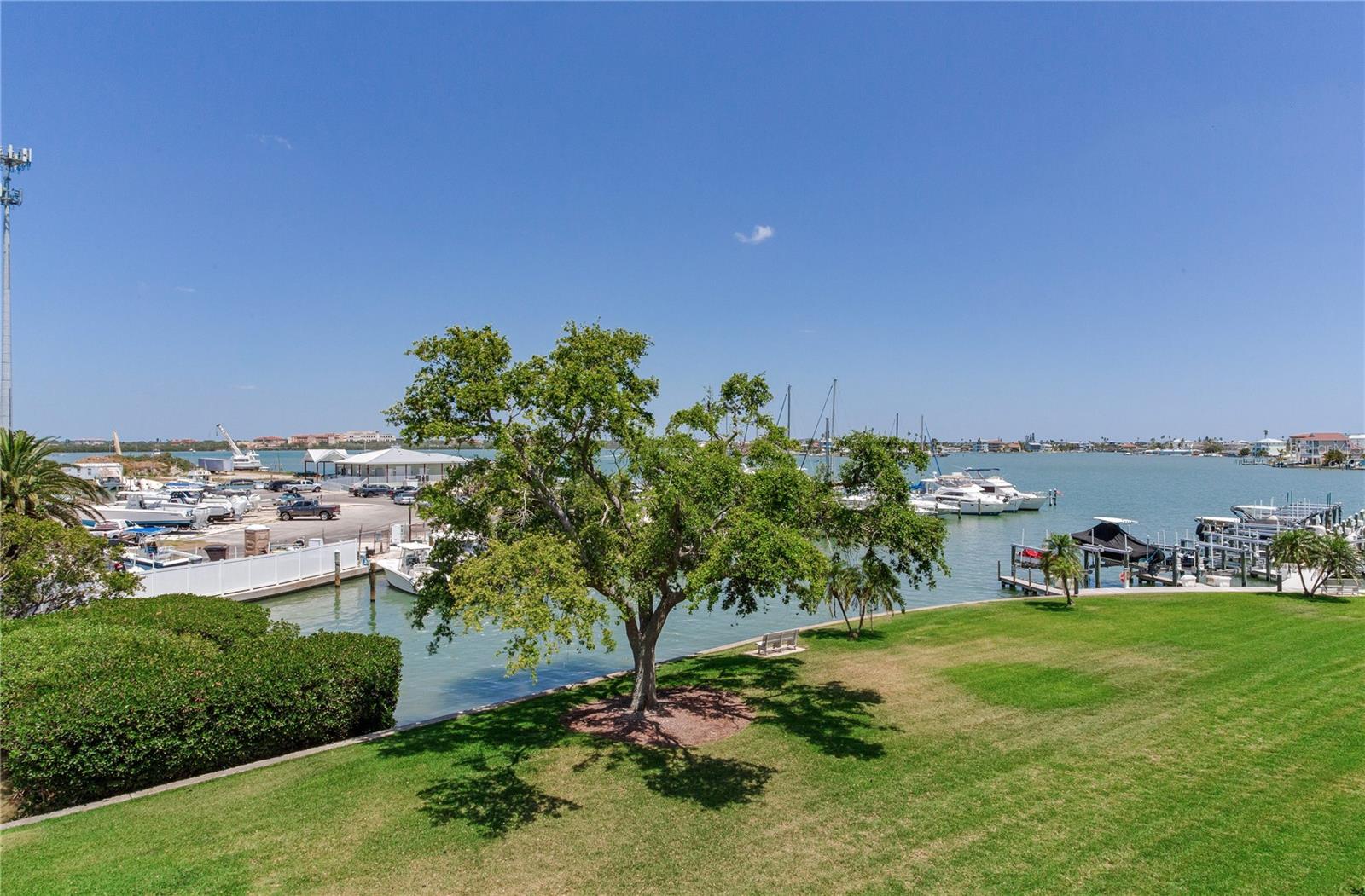 Image 4 of 62 For 425 150th Avenue 2301