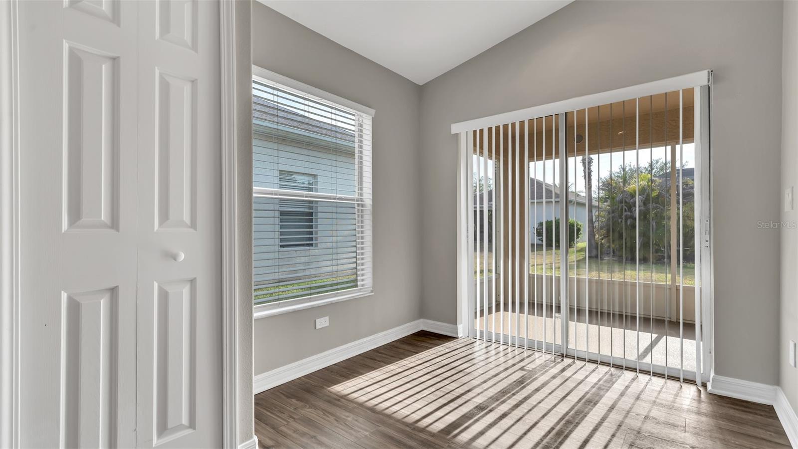 Image 10 of 31 For 9253 Beaufort Court