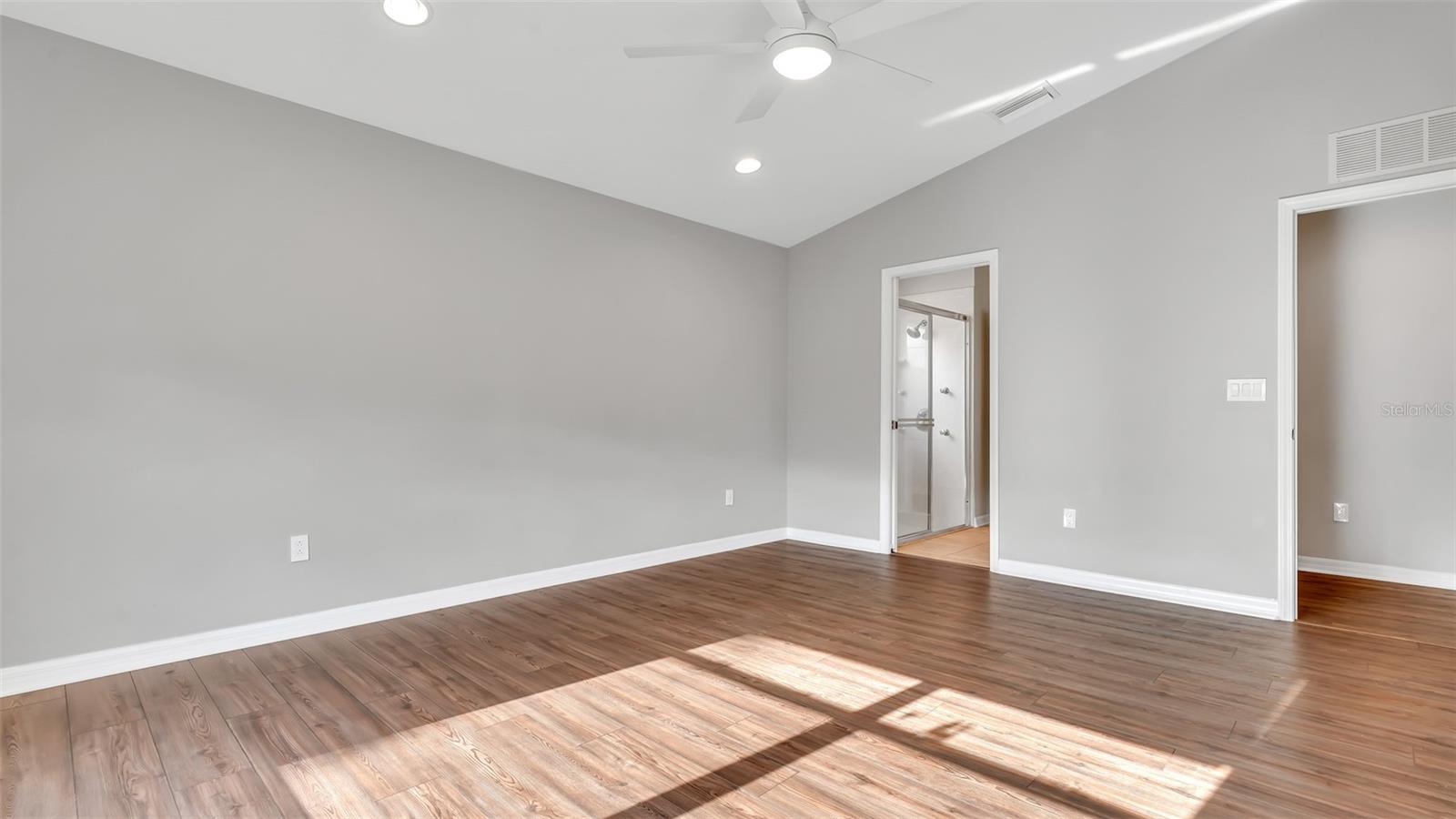 Image 15 of 31 For 9253 Beaufort Court