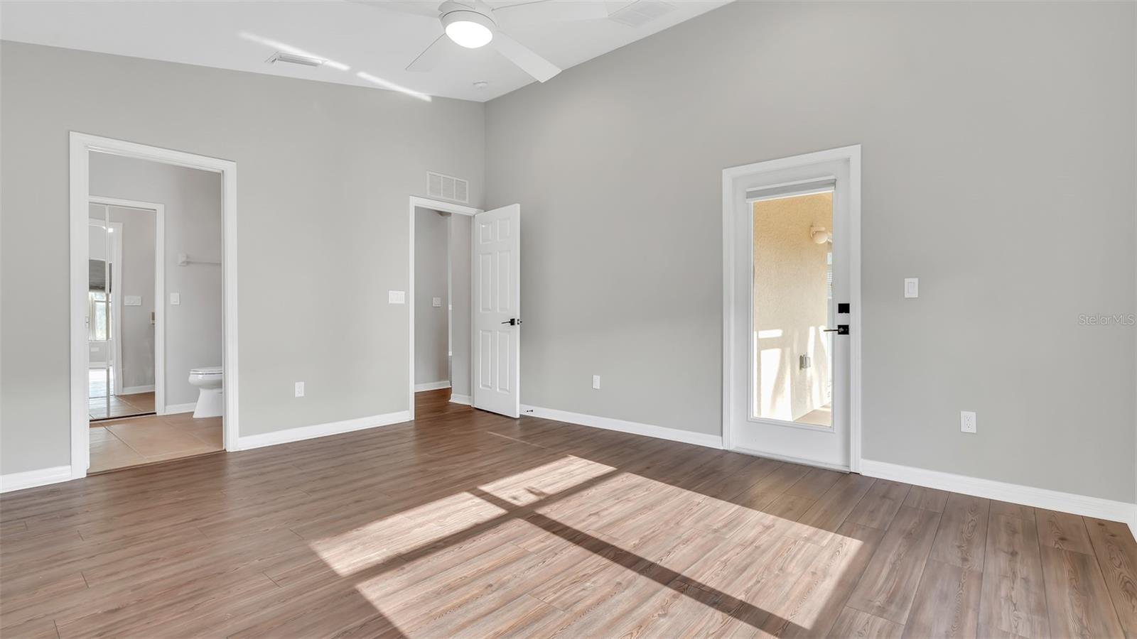 Image 16 of 31 For 9253 Beaufort Court