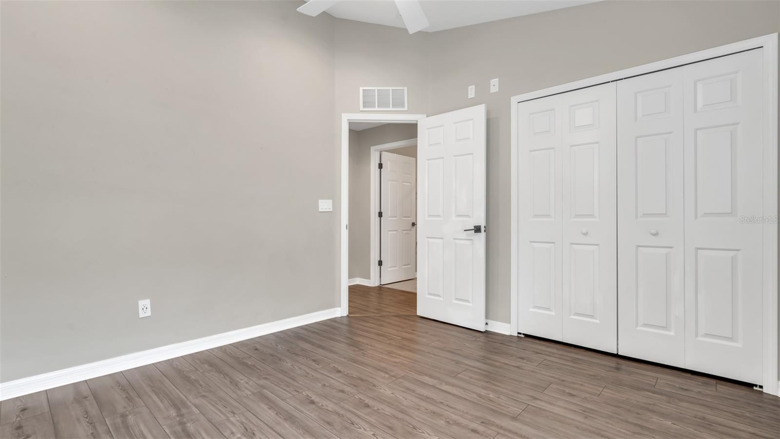 Image 24 of 31 For 9253 Beaufort Court