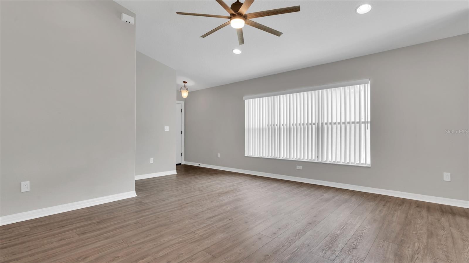 Image 5 of 31 For 9253 Beaufort Court