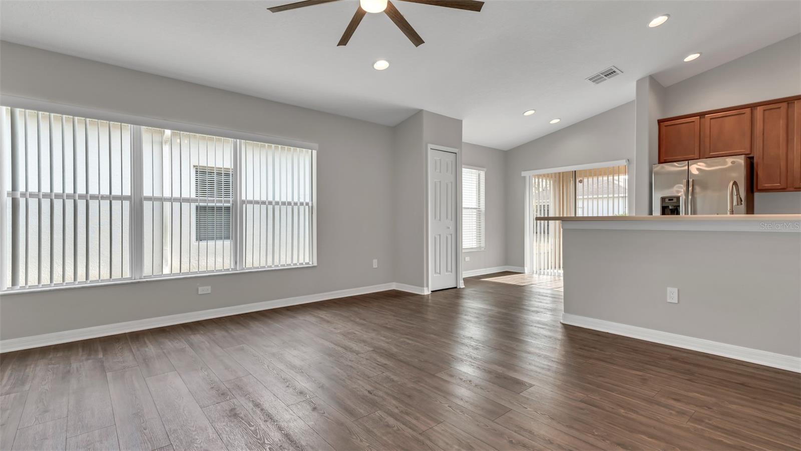 Image 6 of 31 For 9253 Beaufort Court