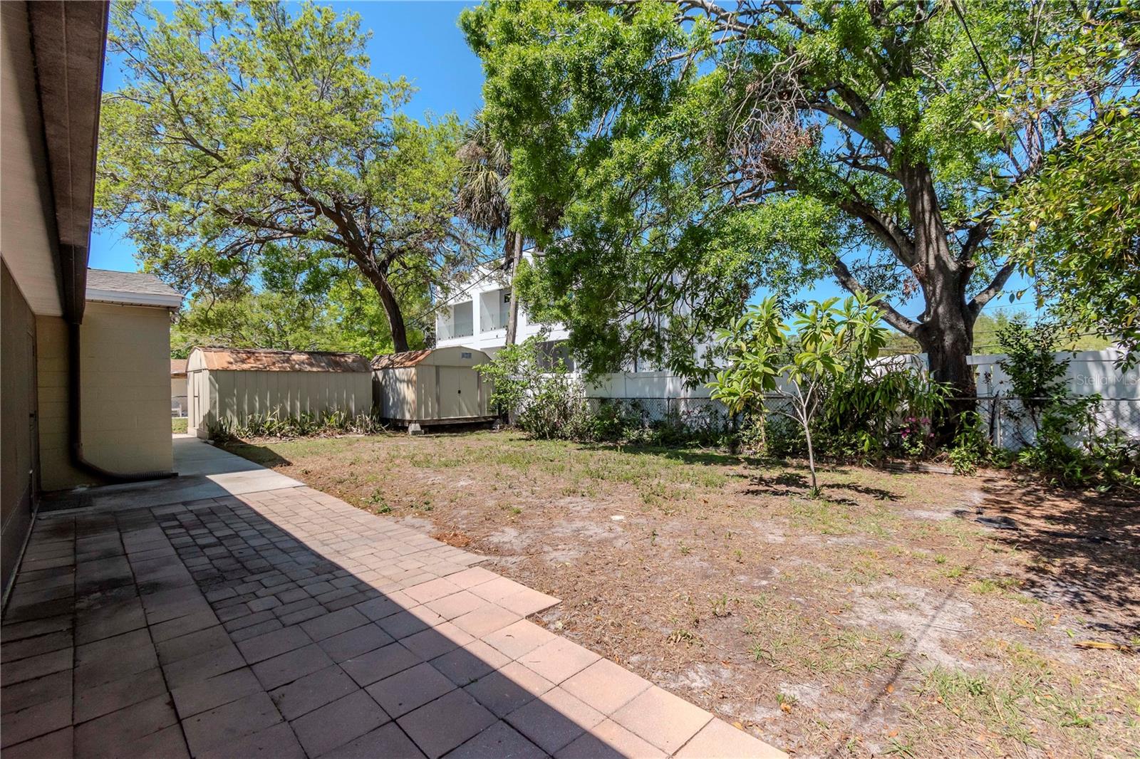 Image 28 of 36 For 4425 Bay Villa Avenue