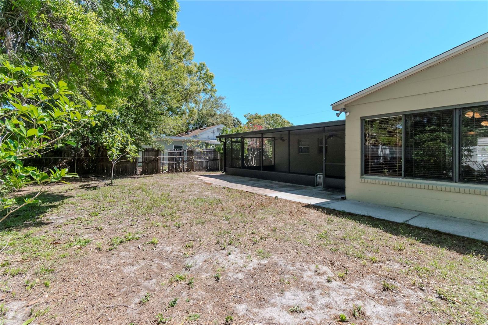 Image 31 of 36 For 4425 Bay Villa Avenue