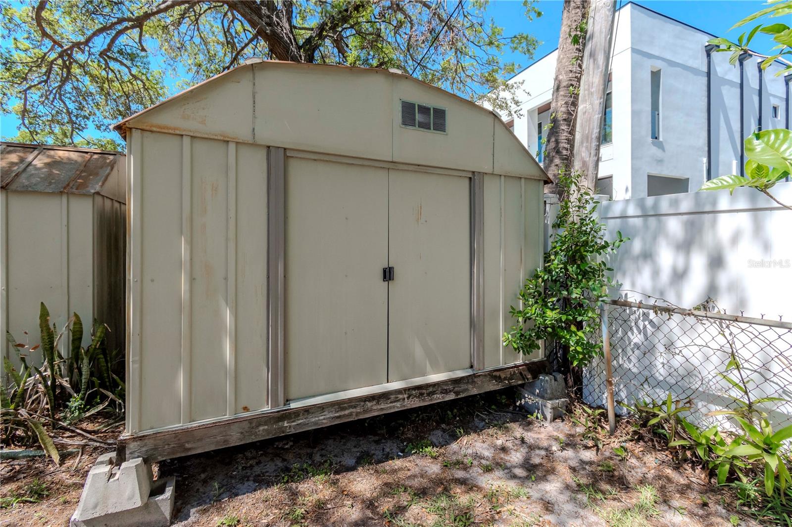 Image 33 of 36 For 4425 Bay Villa Avenue