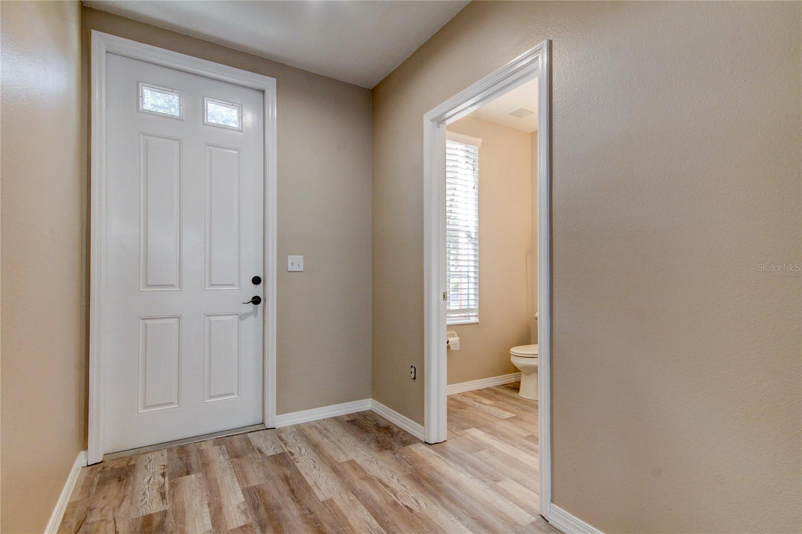 Image 10 of 31 For 11528 Fountainhead Drive