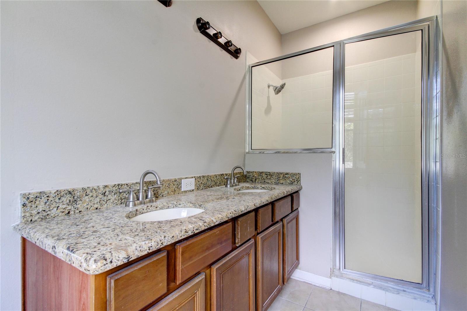 Image 16 of 31 For 11528 Fountainhead Drive