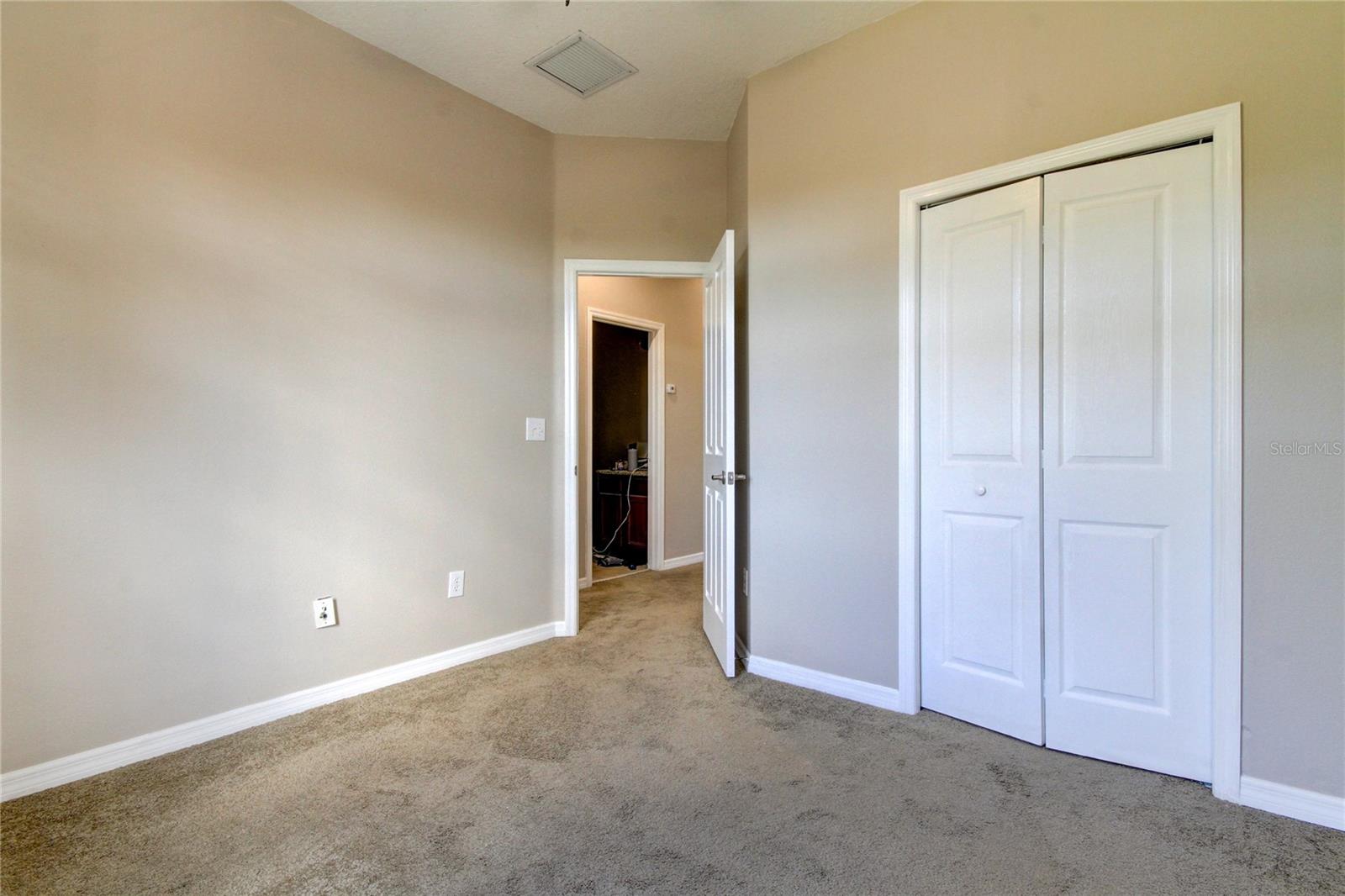 Image 19 of 31 For 11528 Fountainhead Drive