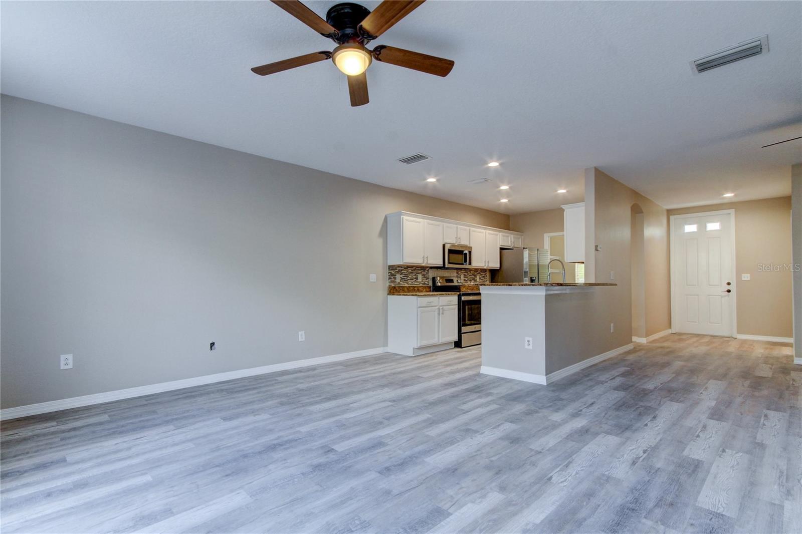 Image 3 of 31 For 11528 Fountainhead Drive