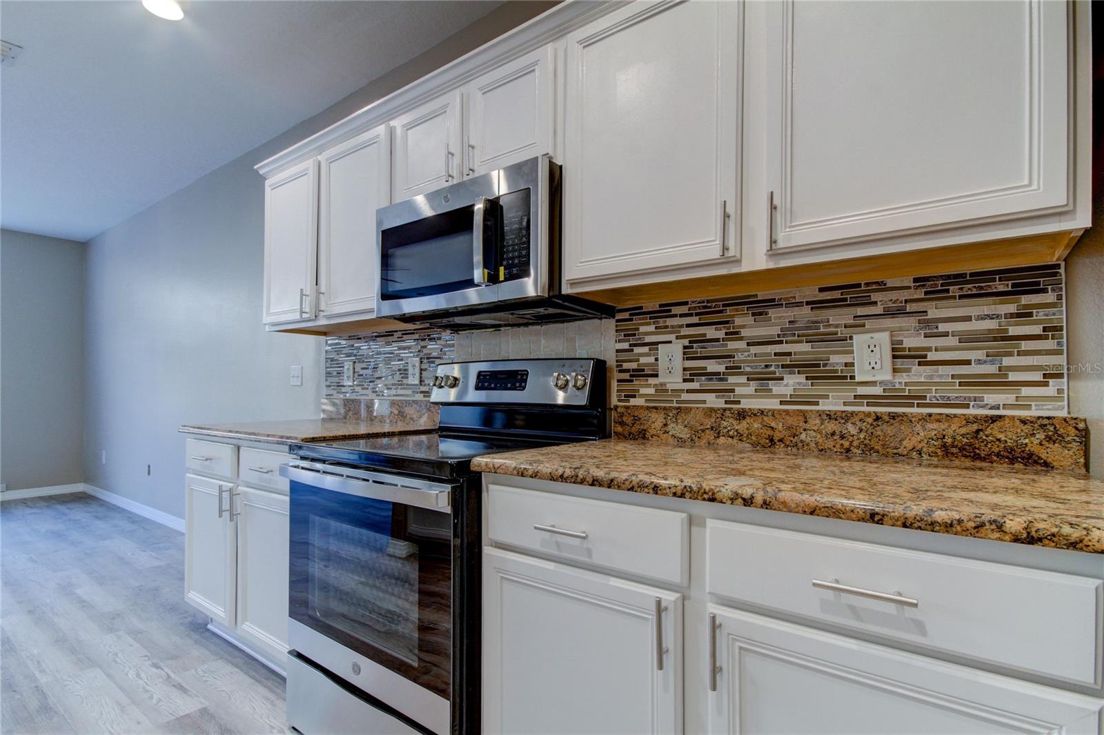 Image 5 of 31 For 11528 Fountainhead Drive