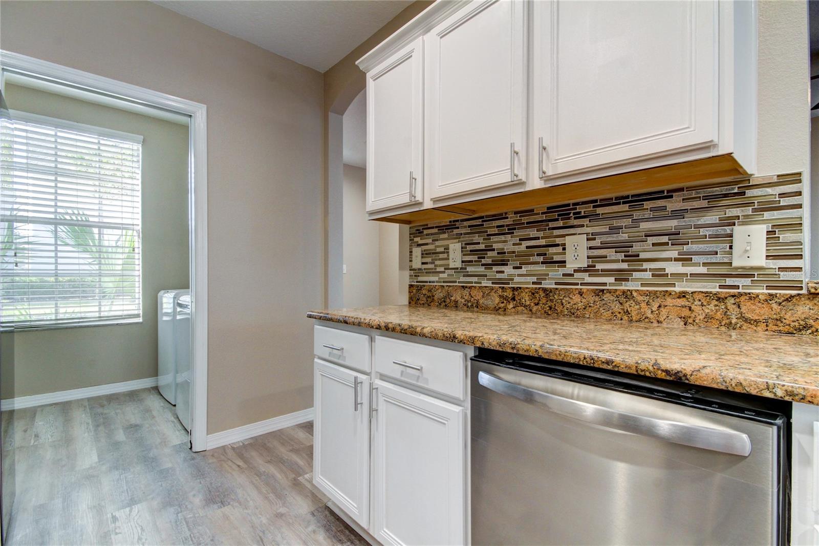 Image 7 of 31 For 11528 Fountainhead Drive