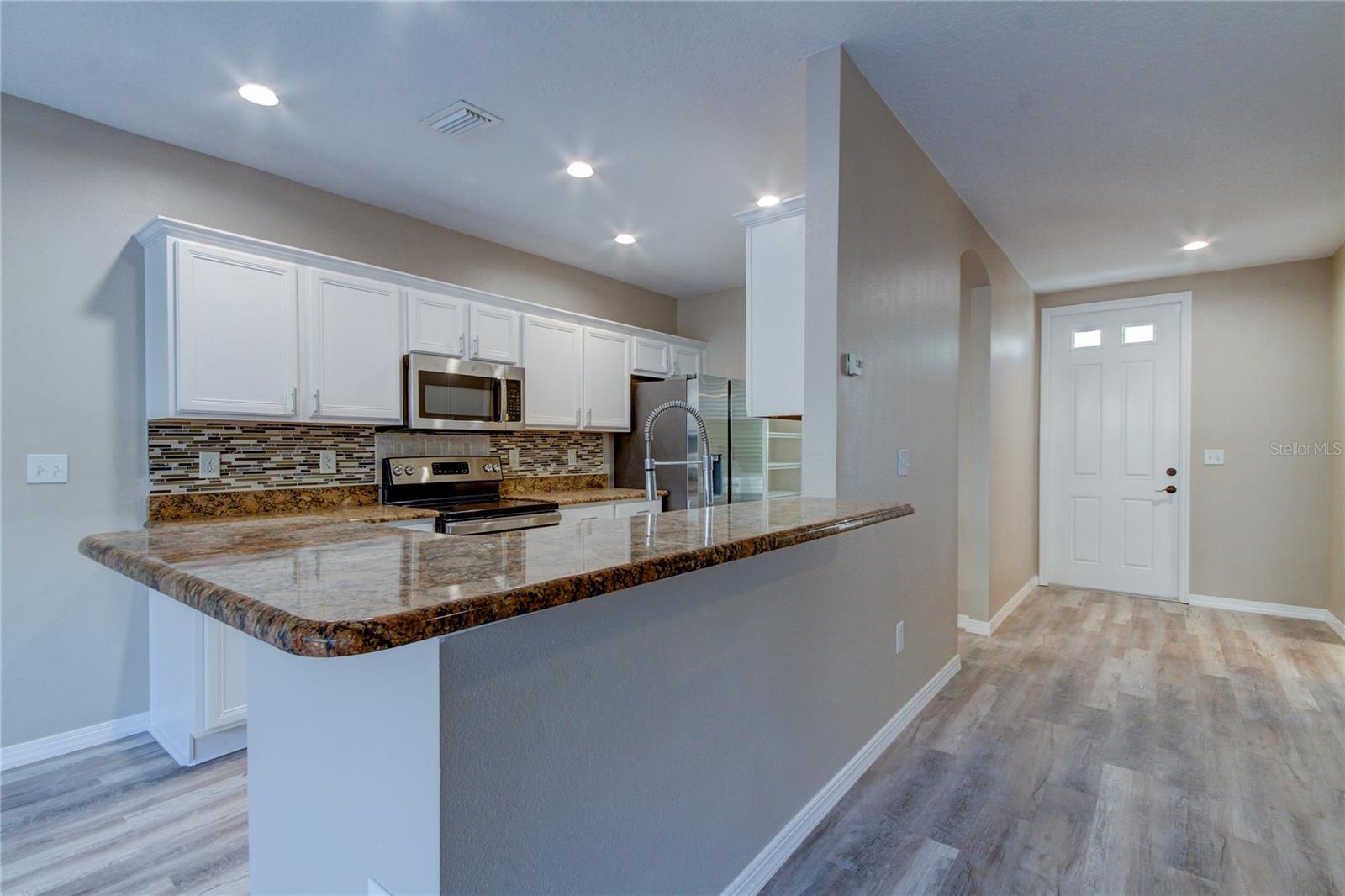 Image 8 of 31 For 11528 Fountainhead Drive