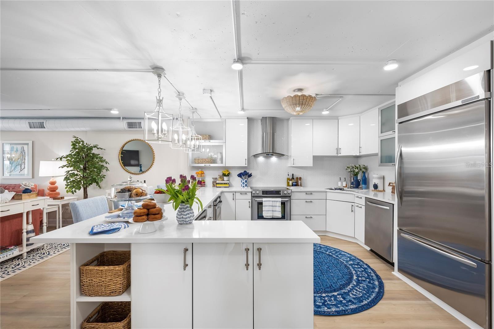 Image 4 of 31 For 851 Bayway Boulevard 404