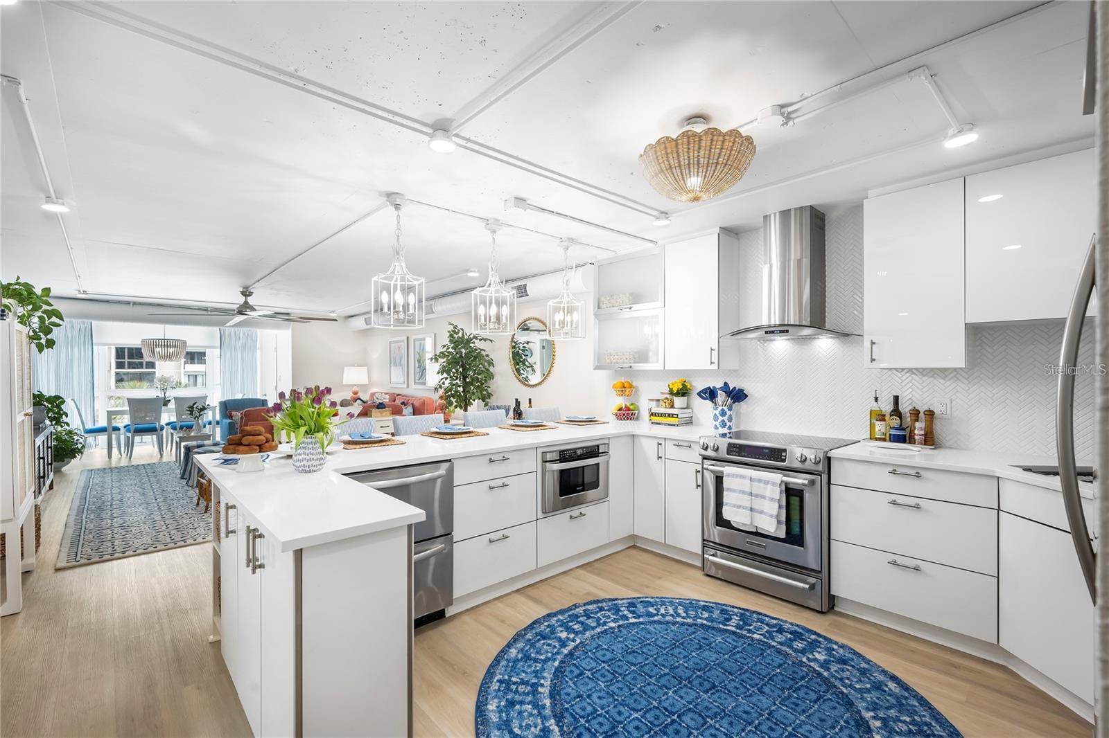 Image 6 of 31 For 851 Bayway Boulevard 404