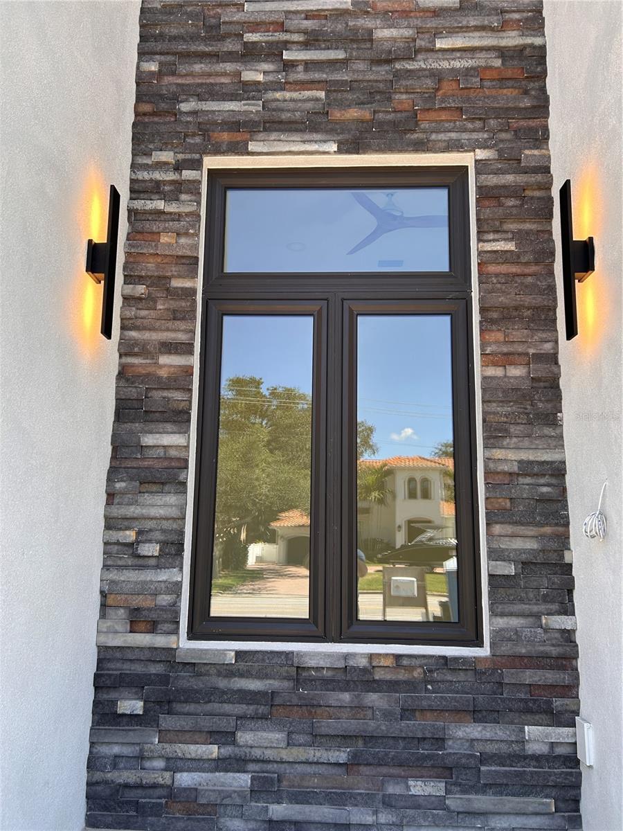 Listing photo id 9 for 519 Davis Boulevard