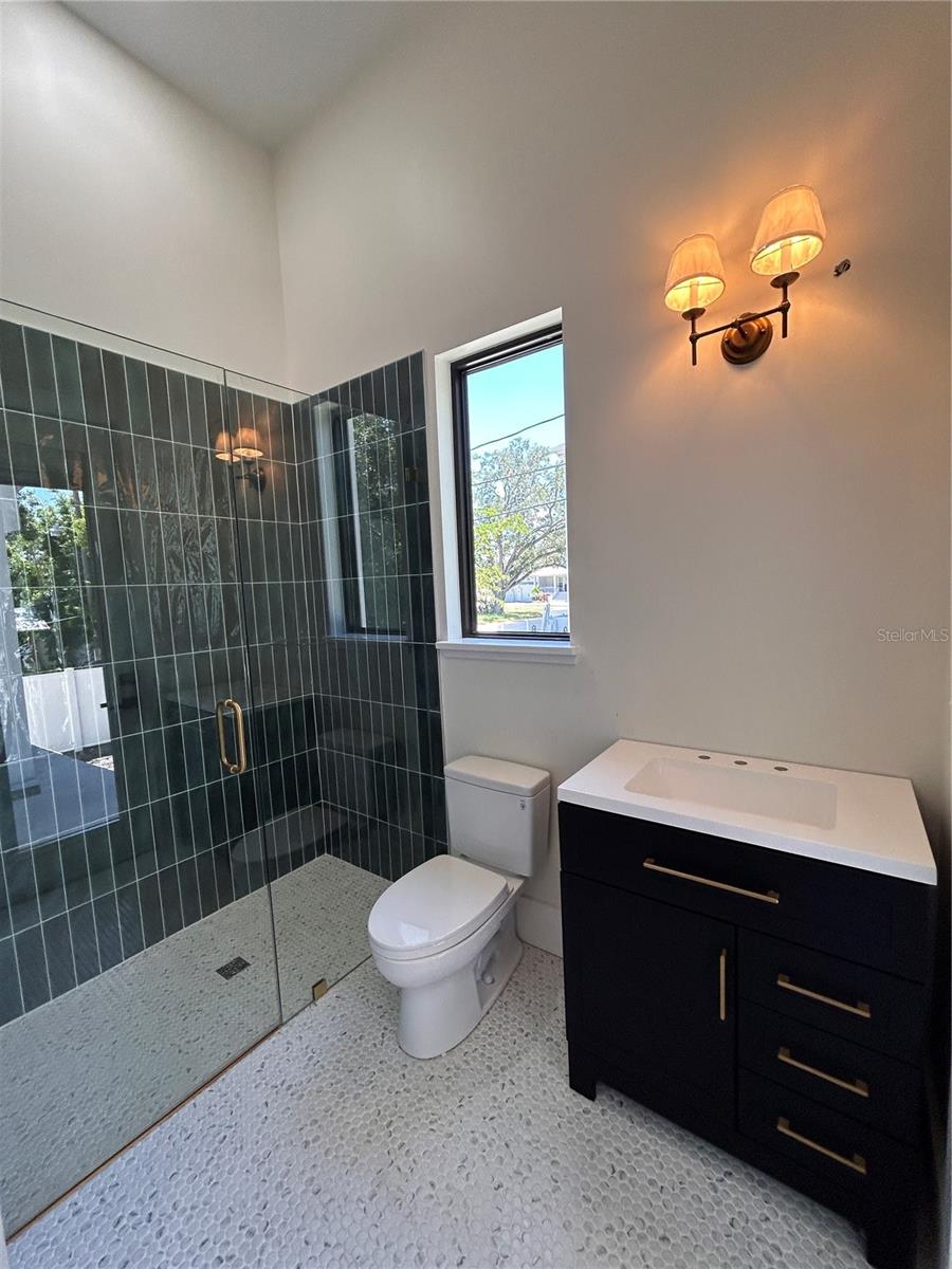 Listing photo id 19 for 519 Davis Boulevard