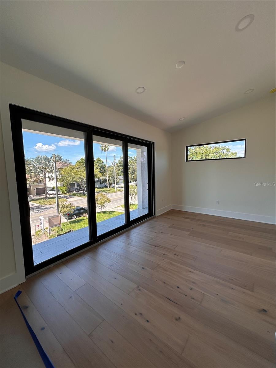 Listing photo id 22 for 519 Davis Boulevard