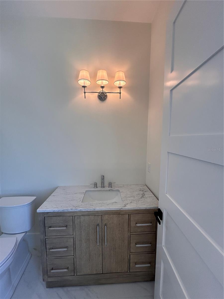 Listing photo id 25 for 519 Davis Boulevard