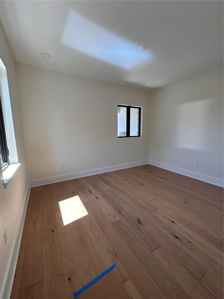 Listing photo id 26 for 519 Davis Boulevard