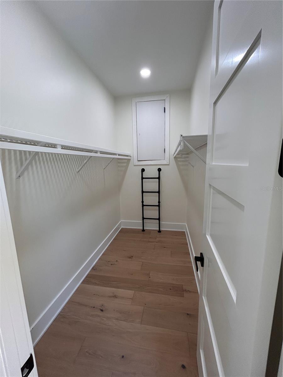Listing photo id 27 for 519 Davis Boulevard