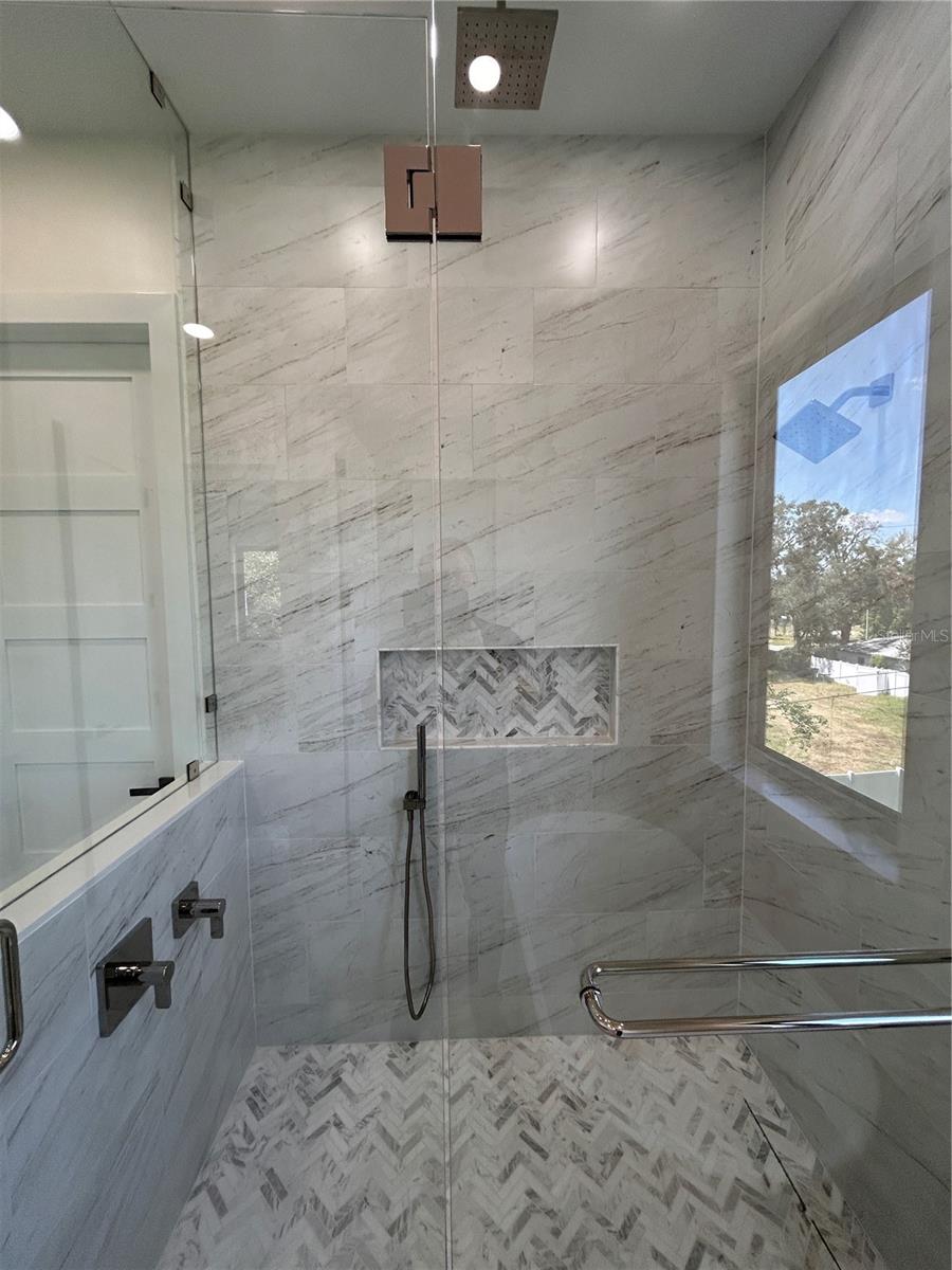 Listing photo id 30 for 519 Davis Boulevard