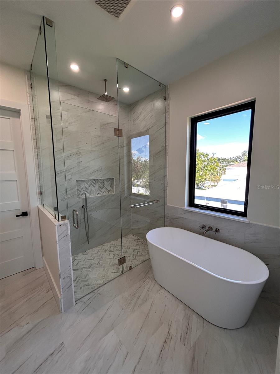 Listing photo id 31 for 519 Davis Boulevard